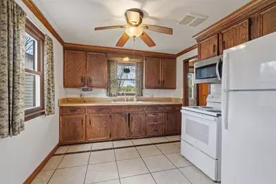 607 Hunters Point Road, Neenah, WI 54956 - Photo 9