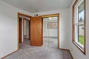 607 Hunters Point Rd, Neenah, WI 54956 - Photo 15