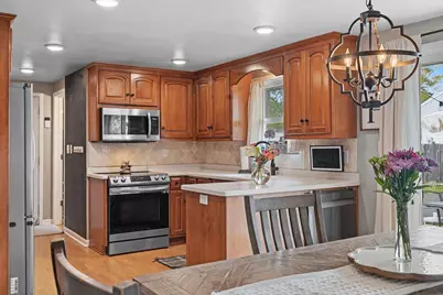 980 Mancel Lane, Green Bay, WI 54304 - Photo 11