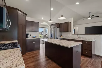 2078 S Sugar Court, Appleton, WI 54913 - Photo 9