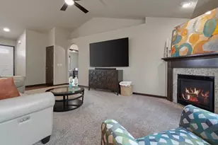 2078 S Sugar Ct, Appleton, WI 54913 - Photo 5