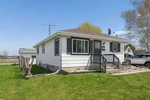 1311 S 31st St, Manitowoc, WI 54220 - Photo 3
