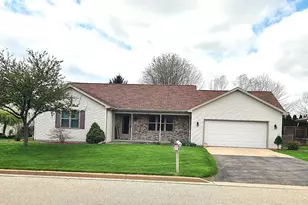 2165 Deer Haven Dr, Menasha, WI 54952 - Photo 1
