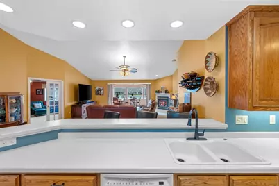 1692 Twin Lakes Circle, Green Bay, WI 54311 - Photo 19