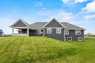 2685 Creekwood Cir, Green Bay, WI 54311 - Photo 51