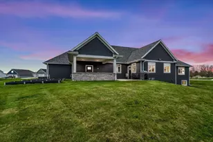 2685 Creekwood Cir, Green Bay, WI 54311 - Photo 53
