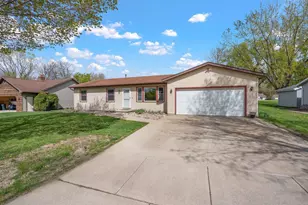 201 Fairway St, Combined Locks, WI 54113 - Photo 9