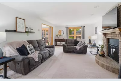 1601 E Meadow Grove Boulevard, Appleton, WI 54915 - Photo 7