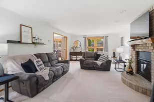 1601 E Meadow Grove Blvd, Appleton, WI 54915 - Photo 7