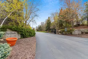 2617 Bay Harbor Cir, Green Bay, WI 54304 - Photo 9