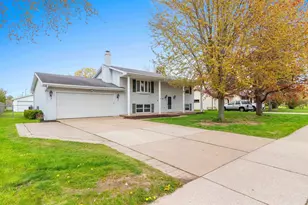 1750 Lost Dauphin Rd, De Pere, WI 54115 - Photo 69