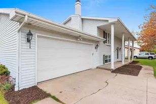 1750 Lost Dauphin Rd, De Pere, WI 54115 - Photo 3