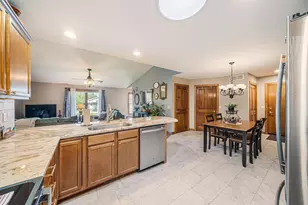 200 Prairie View Ct, Waupaca, WI 54981 - Photo 9