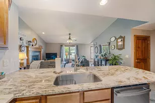 200 Prairie View Ct, Waupaca, WI 54981 - Photo 11
