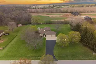3022 Fairwinds Dr, Neenah, WI 54956 - Photo 69