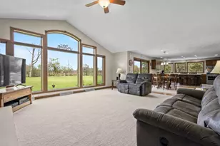 3022 Fairwinds Dr, Neenah, WI 54956 - Photo 5