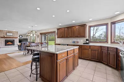 3022 Fairwinds Drive, Neenah, WI 54956 - Photo 15