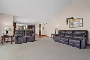 3022 Fairwinds Dr, Neenah, WI 54956 - Photo 9