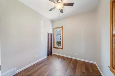 1421 Cedar Street, Oshkosh, WI 54901 - Photo 11