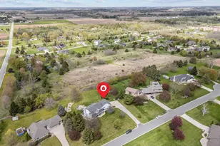 W8078 Hillcrest Ct, Hortonville, WI 54944 - Photo 7