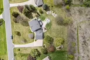 W8078 Hillcrest Ct, Hortonville, WI 54944 - Photo 9