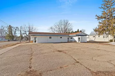 302 Collins Avenue, Oconto, WI 54153 - Photo 17