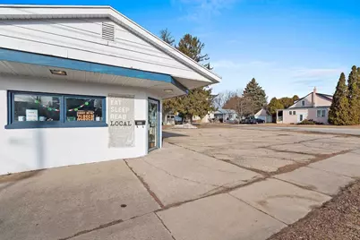 302 Collins Avenue, Oconto, WI 54153 - Photo 19
