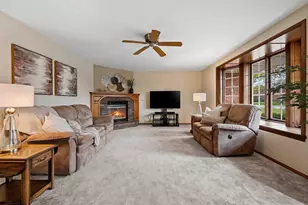2504 Stonegate Dr, Suamico, WI 54313 - Photo 5