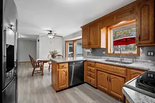 2504 Stonegate Dr, Suamico, WI 54313 - Photo 9