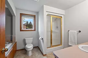 2504 Stonegate Dr, Suamico, WI 54313 - Photo 19