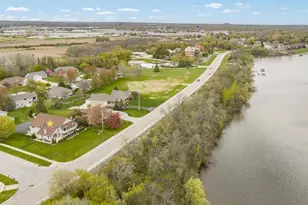 2228 Lost Dauphin Rd, De Pere, WI 54115 - Photo 45