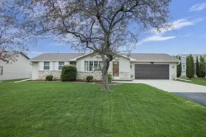 1260 Briarwood Drive, Menasha, WI 54952 - Photo 3