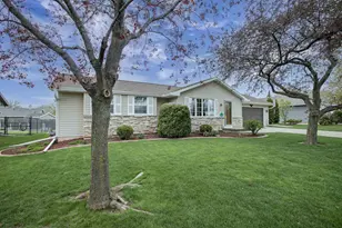 1260 Briarwood Dr, Menasha, WI 54952 - Photo 1