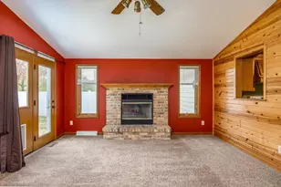1087 Bethany Pl, Ashwaubenon, WI 54304 - Photo 9