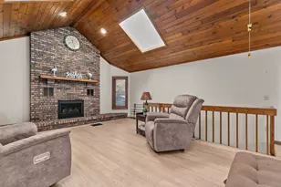 1841 Eagle Dr, Neenah, WI 54956 - Photo 5
