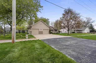 2298 Lost Dauphin Rd, De Pere, WI 54115 - Photo 45
