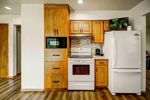 1235 S Westhaven Dr, Oshkosh, WI 54904 - Photo 13