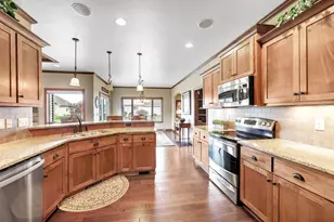 960 Springfield Dr, De Pere, WI 54115 - Photo 13