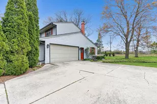 341 Rose Lawn Blvd, Green Bay, WI 54301 - Photo 35
