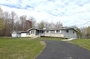 N2813 Bay De Noc Dr, Menominee, MI 49858 - Photo 3