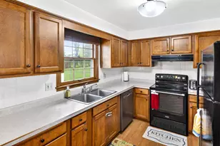 1221 Division St, Green Bay, WI 54303 - Photo 11