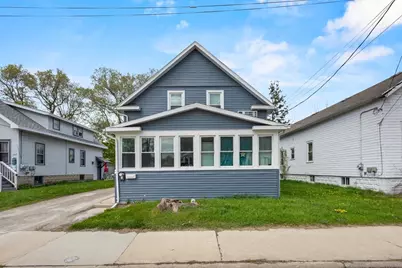 438 9th Avenue, Oshkosh, WI 54901 - Photo 1