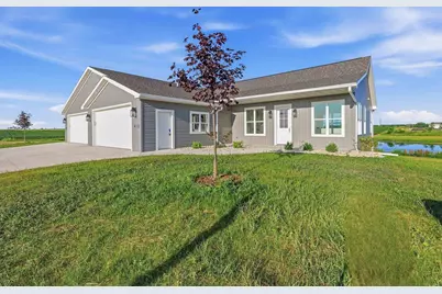 812 Lakeview Lane, Ripon, WI 54971 - Photo 1