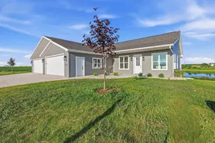 812 Lakeview Ln, Ripon, WI 54971 - Photo 1