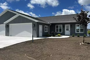 812 Lakeview Ln, Ripon, WI 54971 - Photo 1