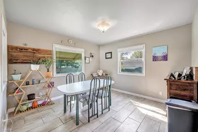 982 Holzer Street, Green Bay, WI 54303 - Photo 7