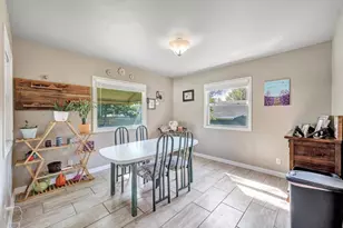 982 Holzer St, Green Bay, WI 54303 - Photo 7