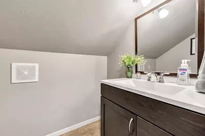 982 Holzer Street, Green Bay, WI 54303 - Photo 15