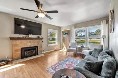 982 Holzer Street, Green Bay, WI 54303 - Photo 3