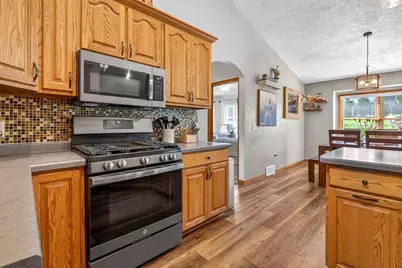 220 East Ridge Street, New London, WI 54961 - Photo 9